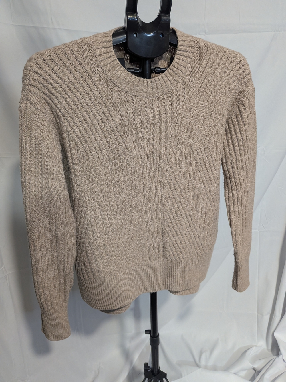 Simply Vera Vera Wang Taupe Ribbed Crewneck Sweater